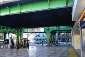 JR水道橋駅前。
